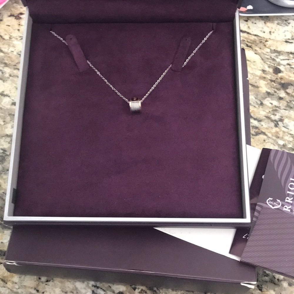Chariot necklace